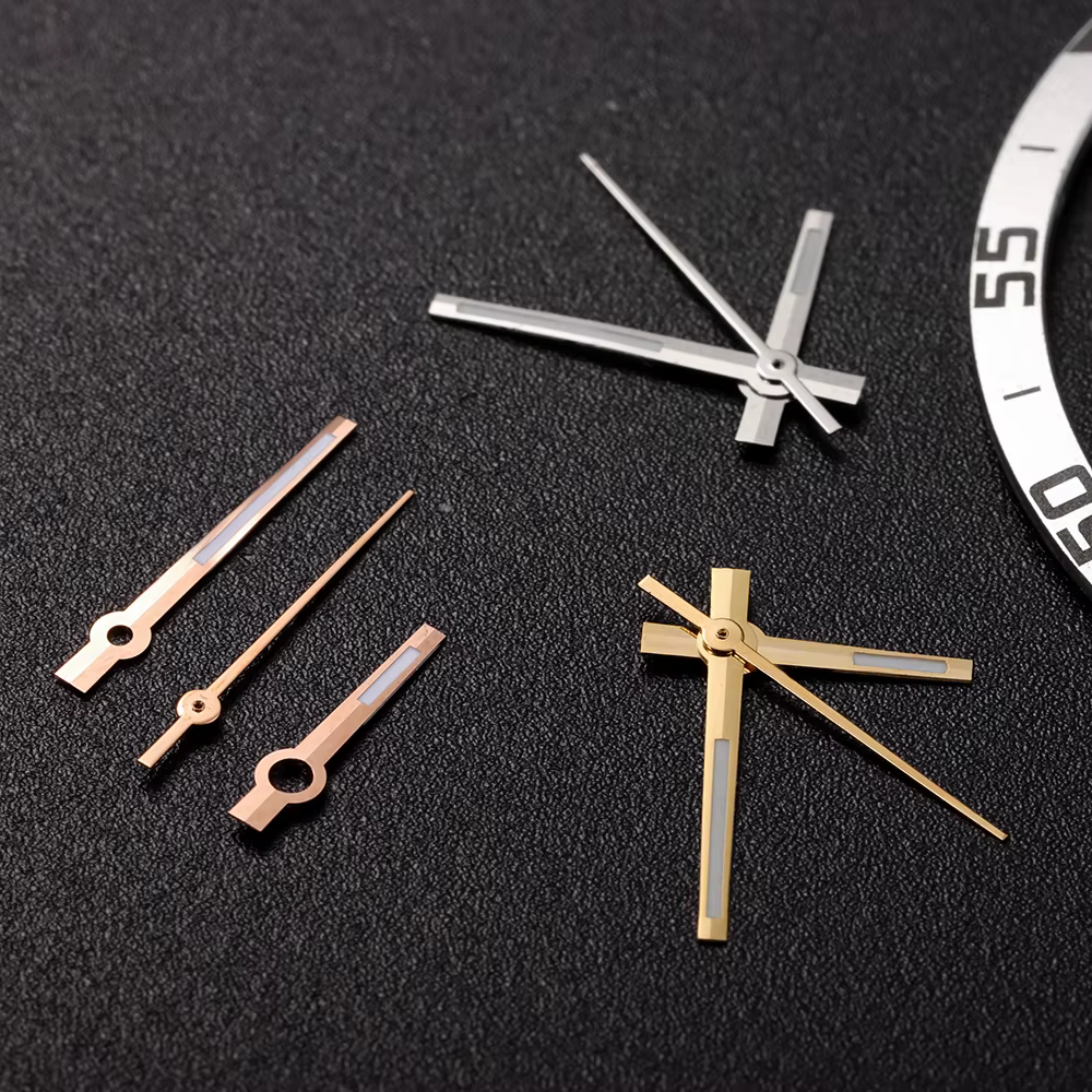 Aiguilles de montre en or rose
