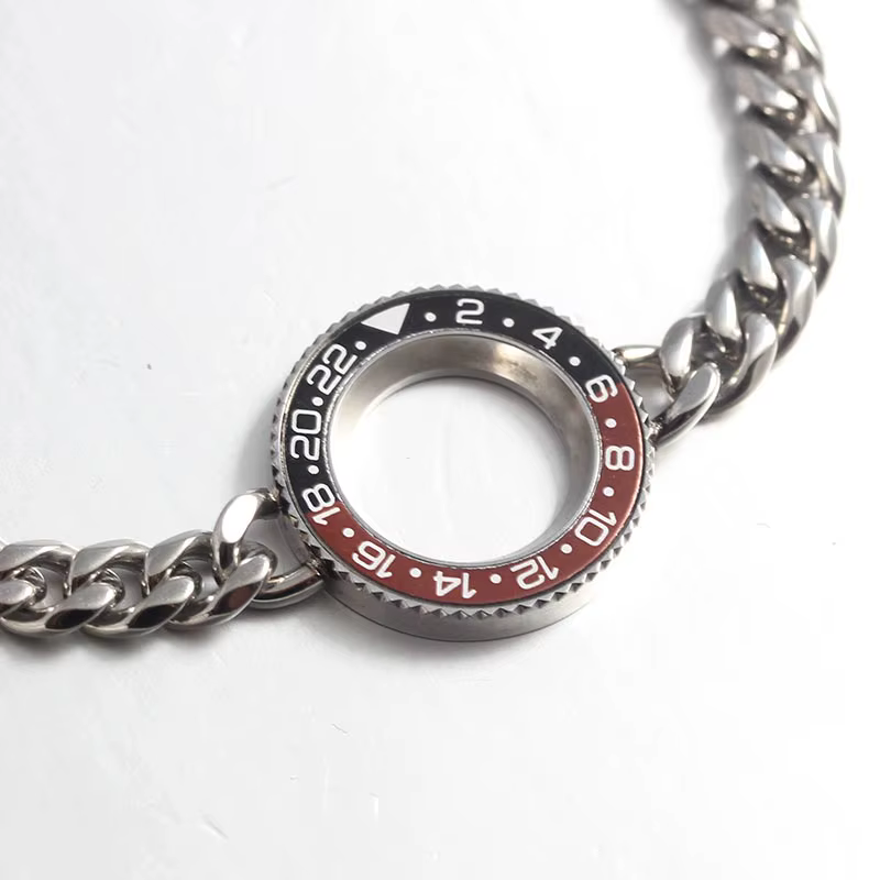 Montres avec tachymètre, lunette GMT et bracelet chaîne Cuba