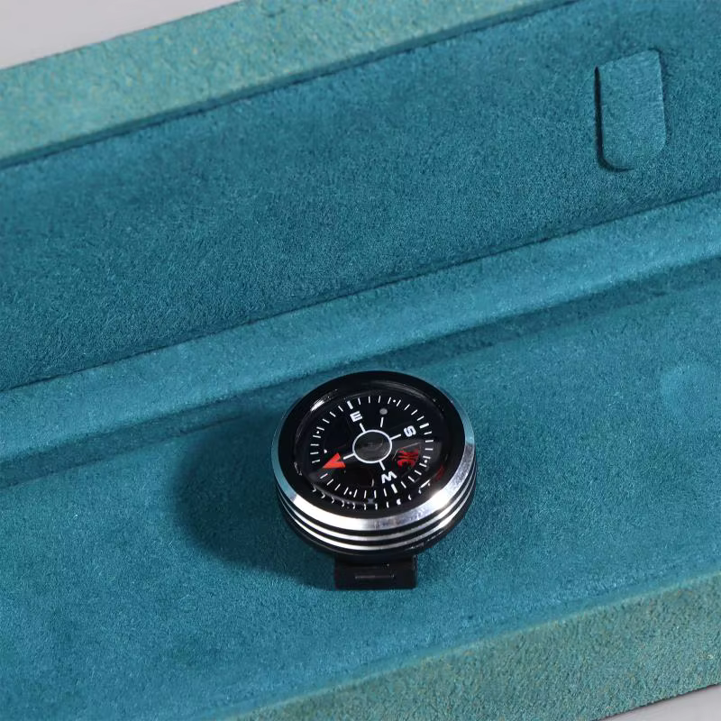 Mini boussole de survie portable à bouton amovible pour bracelet de montre
