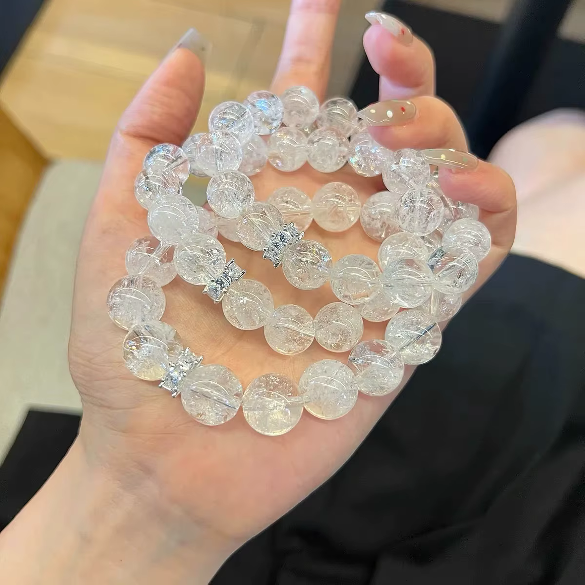 Un bracelet éblouissant en cristal de glace pilée blanc