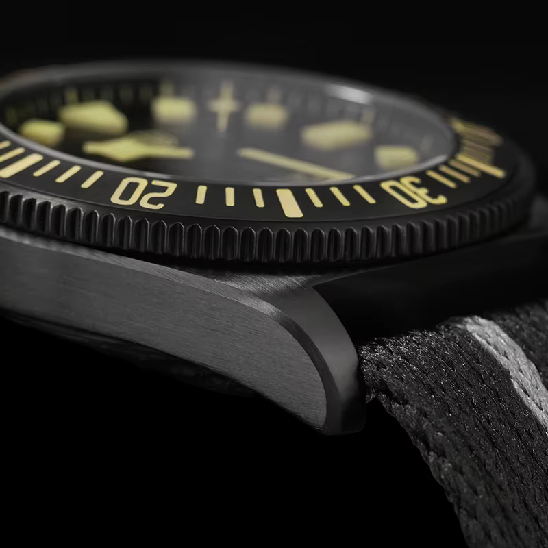 Watchdives EXD V2 montre à Quartz Grade 2 titane VH31 mouvement de balayage