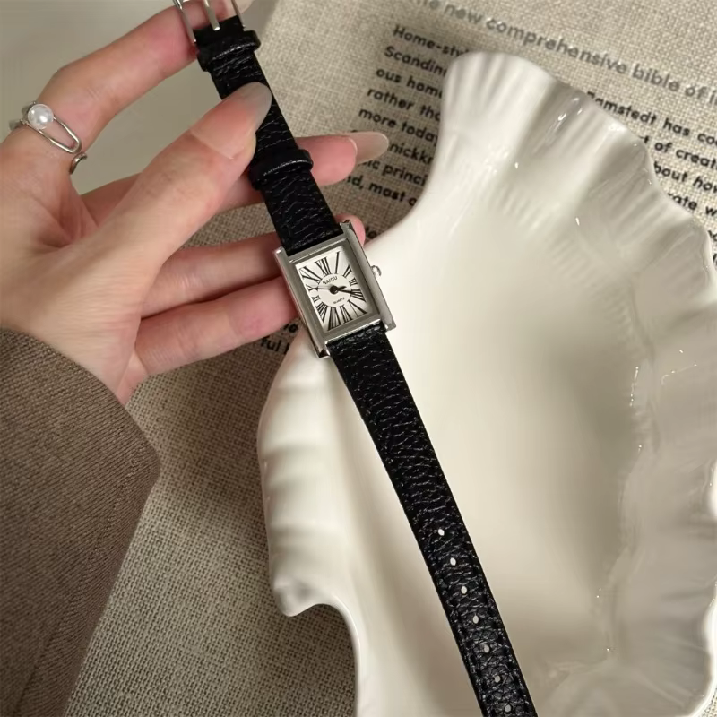 Offre spéciale femmes montre mode bracelet en cuir montres à Quartz de luxe cadran romain fille dames cadeau