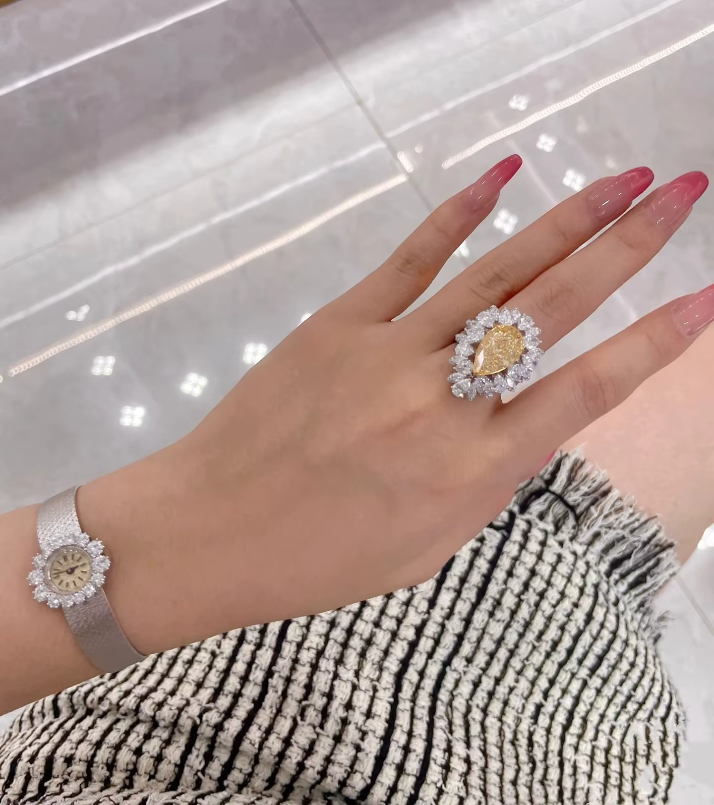 Montre de Luxe Femme 2026 Nouvelle Collection – Cadran Exquis avec Strass – Montre-Bracelet à Quartz Haut de Gamme