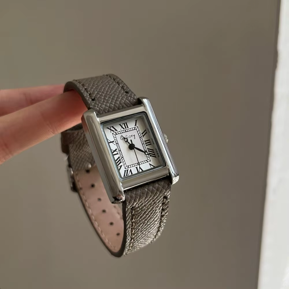 Montre élégante et précise pour femme