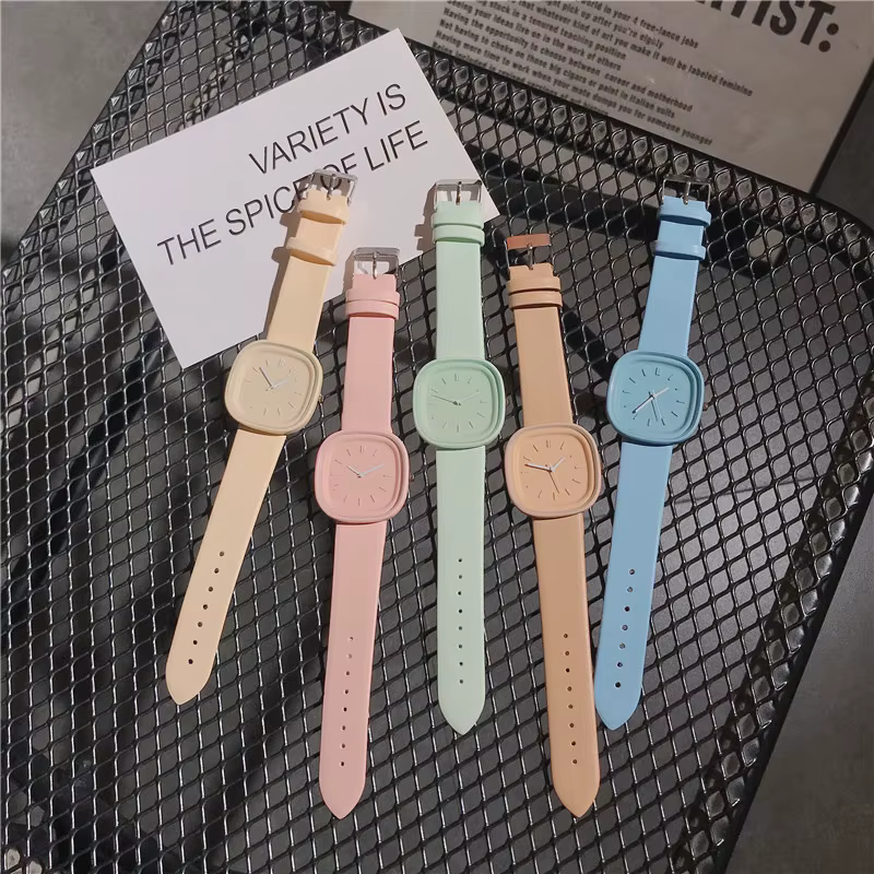 Montres de sport en cuir pour femmes