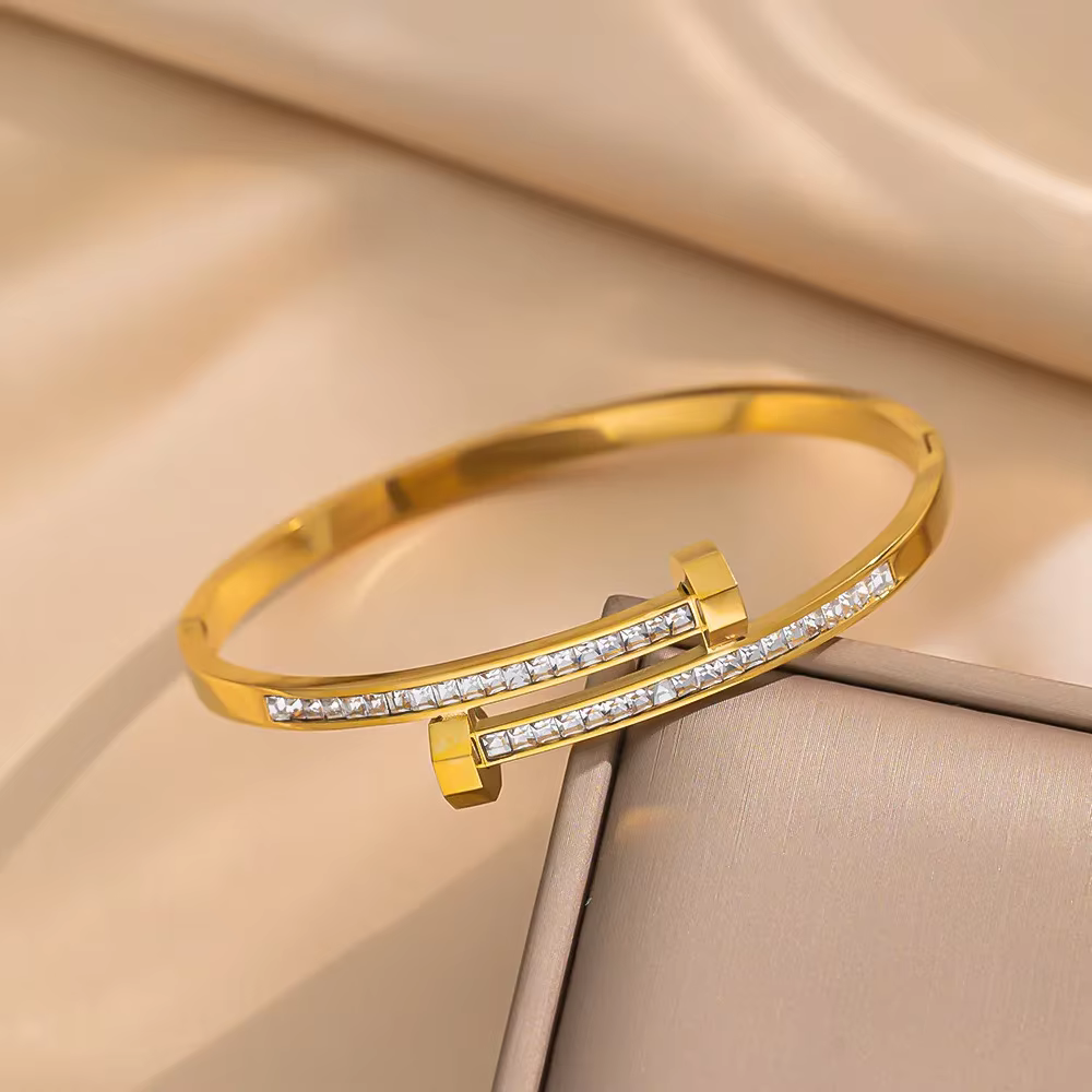 Bracelet manchette à ongles géométrique