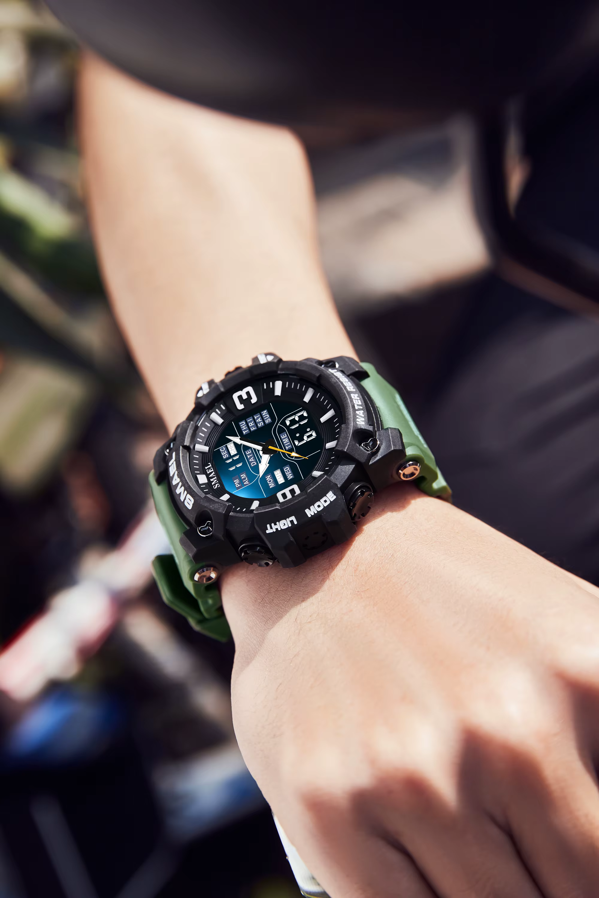 Montre de sport à quartz avec alarme lumineuse LED