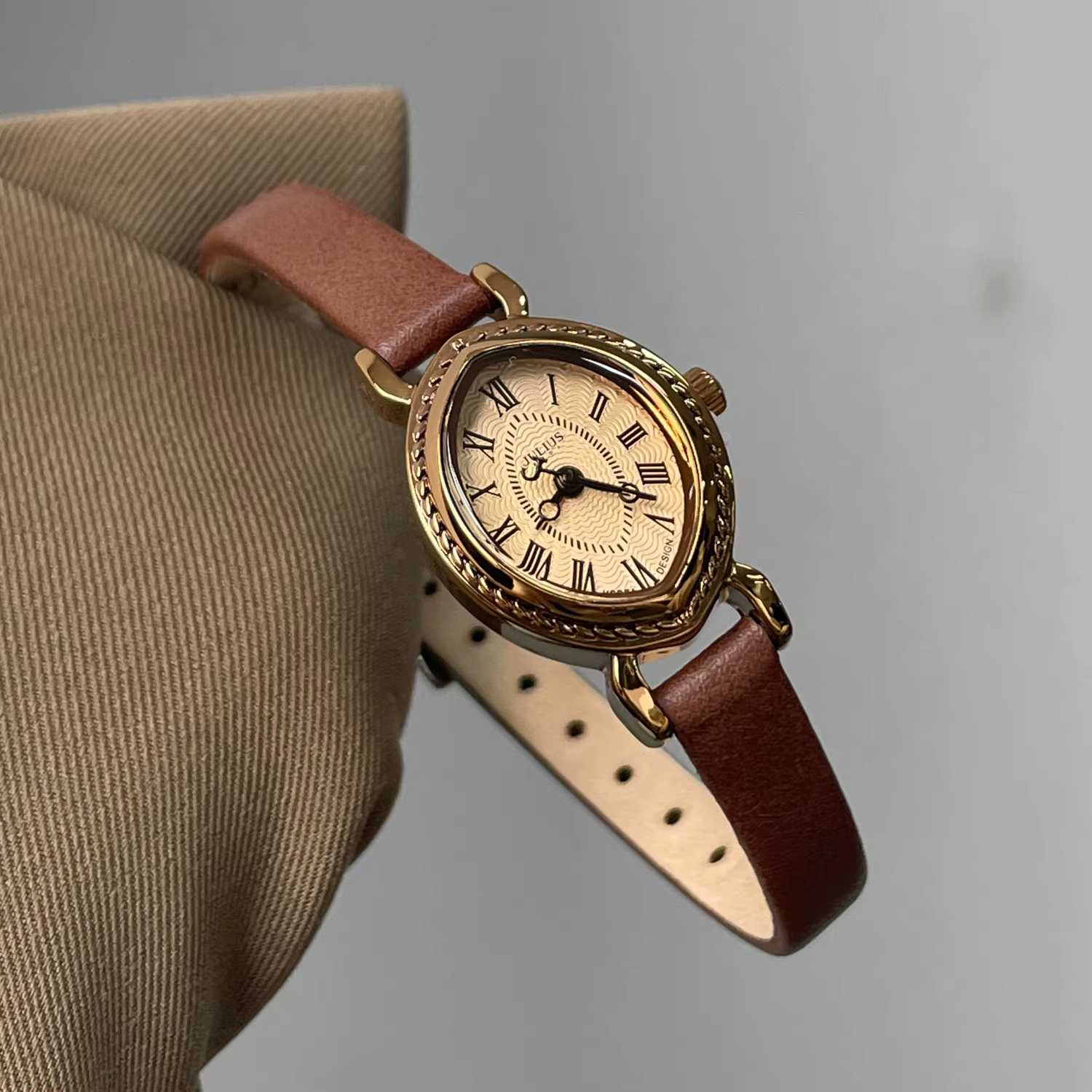 Montre inhabituelle d'art de luxe