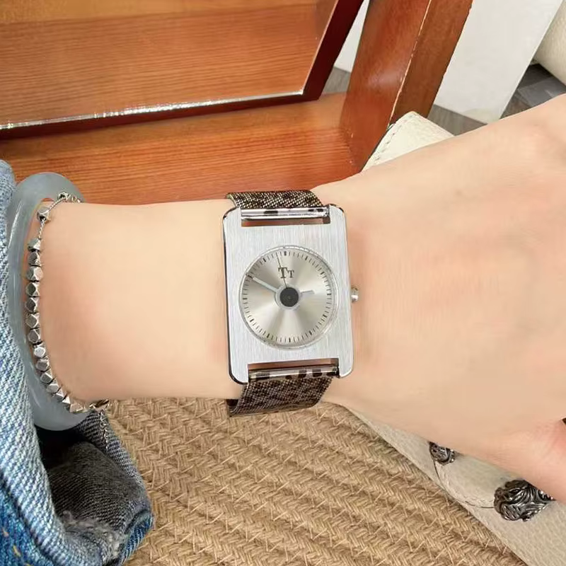 Montre carrée atmosphérique étanche pour femmes
