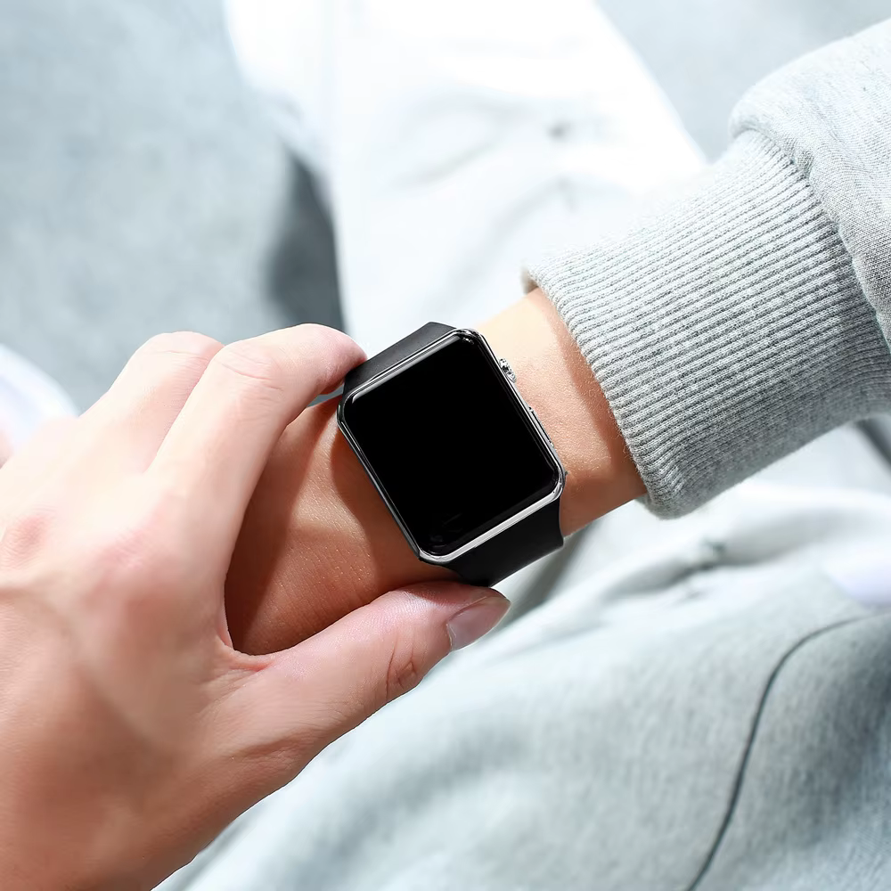 Montre de sport de mode pour femmes et hommes