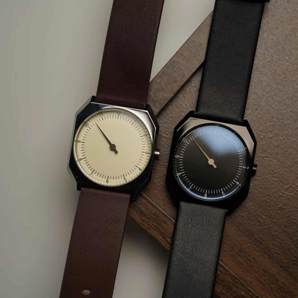 Montre à quartz rétro européenne et américaine pour homme