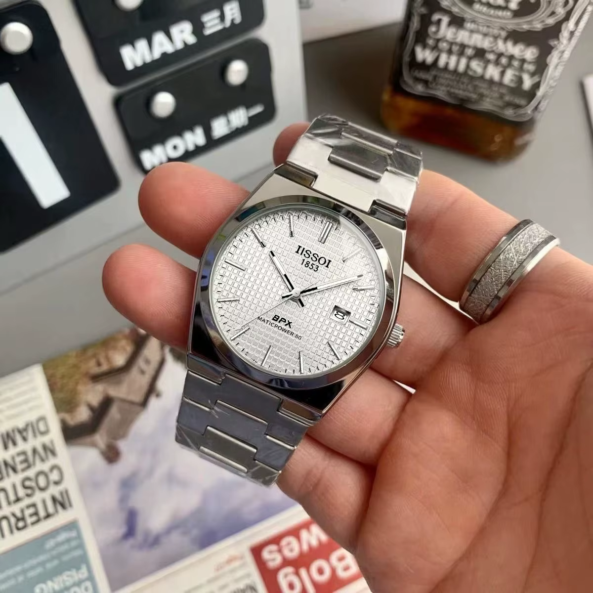 Montre à quartz pour homme de haute qualité