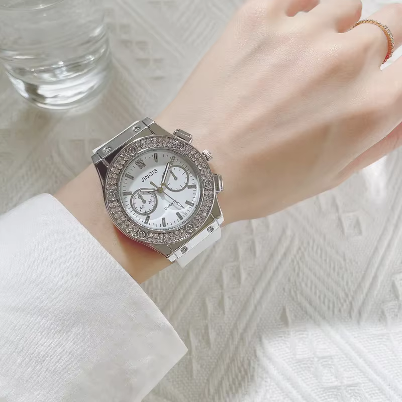 Mode femmes montres de luxe marque décontracté femme en caoutchouc Quartz