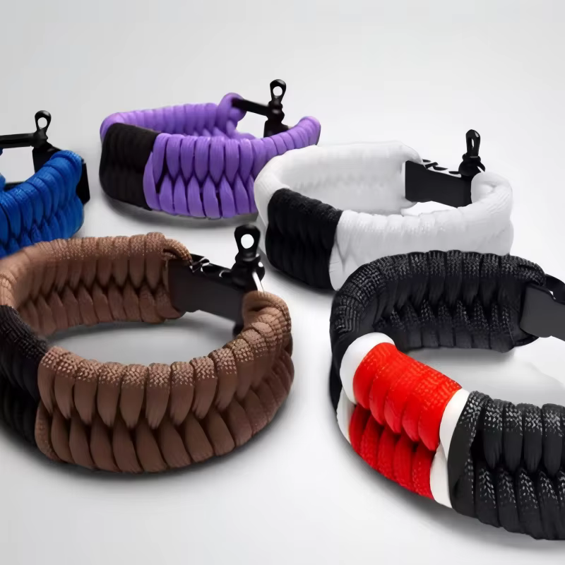 Bracelet paracorde tressé à boucle réglable en forme de U