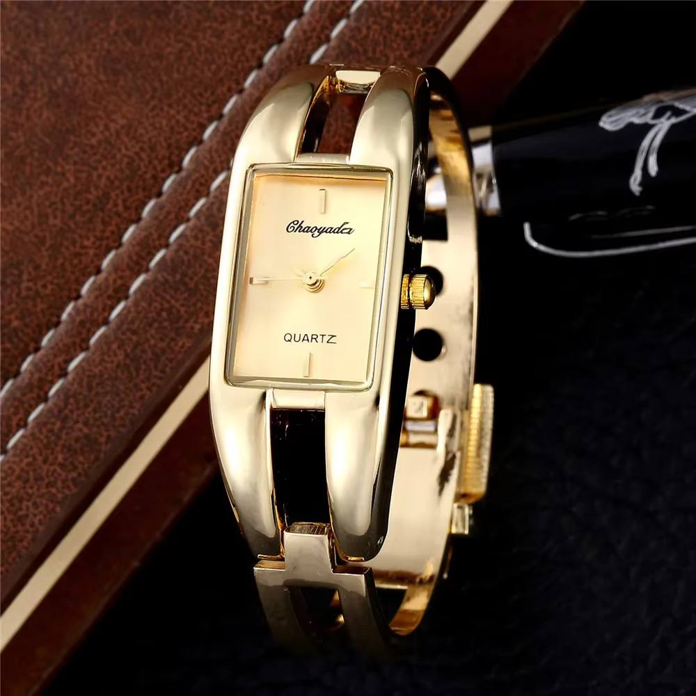 Nouvelle mode Rectangle femmes bracelet montre de luxe haut marque doré dames