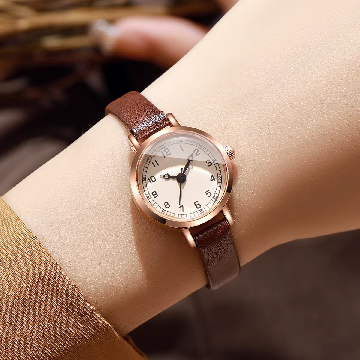 Mode petites femmes montres élégant Ultra-mince bracelet en cuir dames Quartz montre-bracelet Reloj Mujer filles horloge cadeau