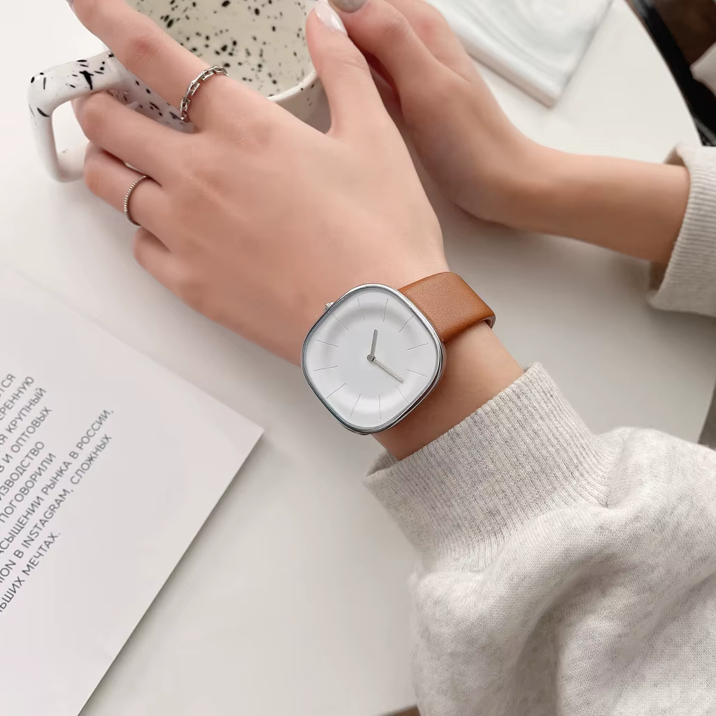 Montres carrées simples pour femmes