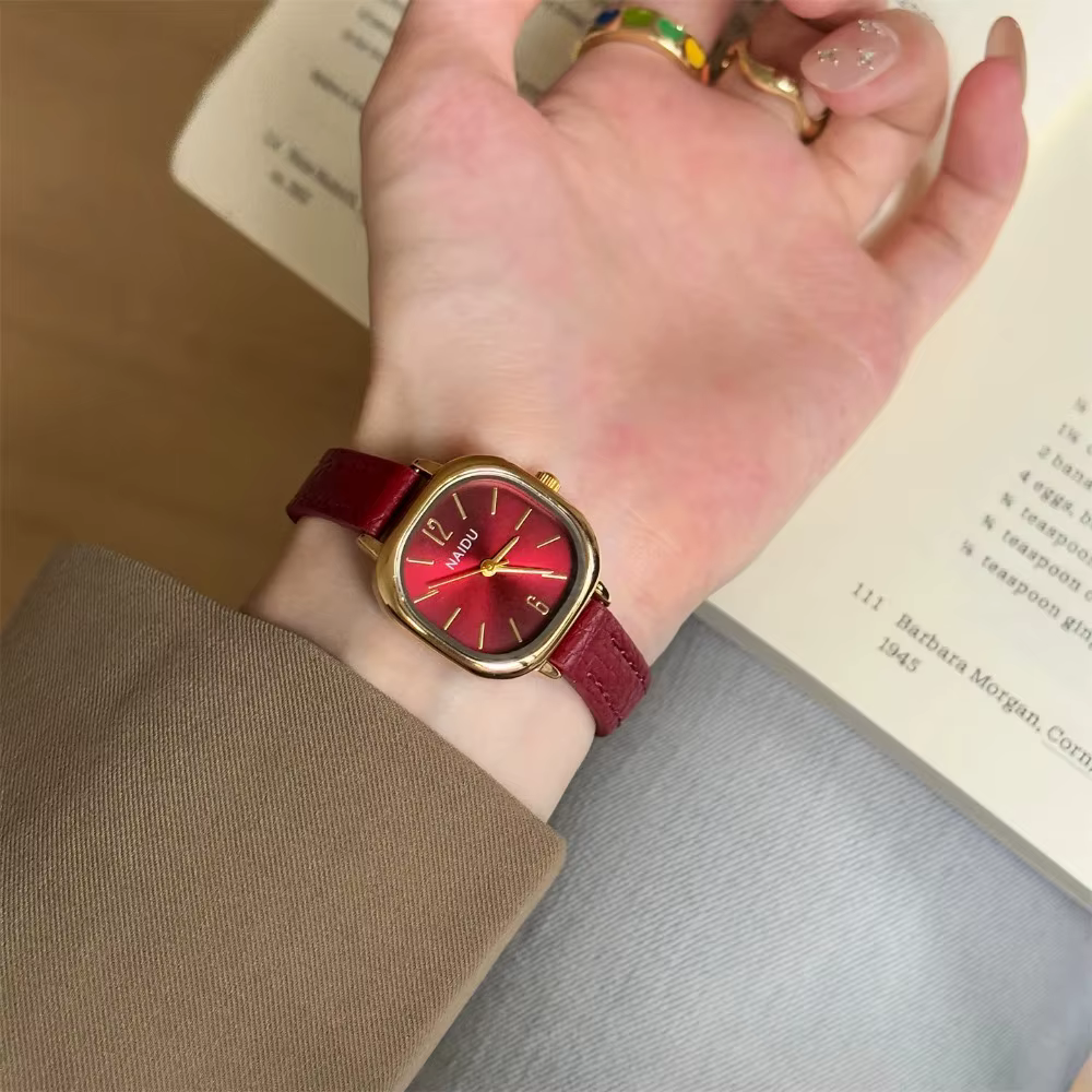 Montre de marque célèbre pour femmes