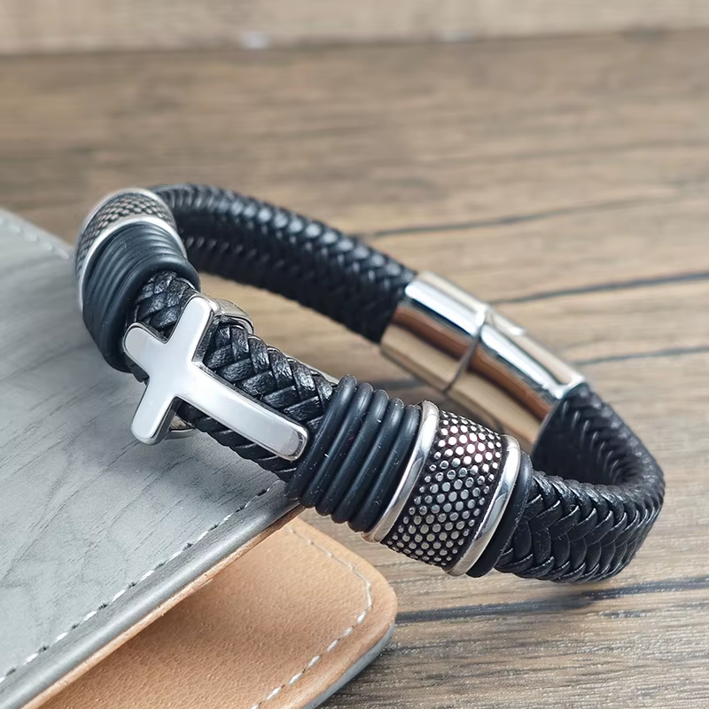 Bracelet magnétique en cuir noir de luxe