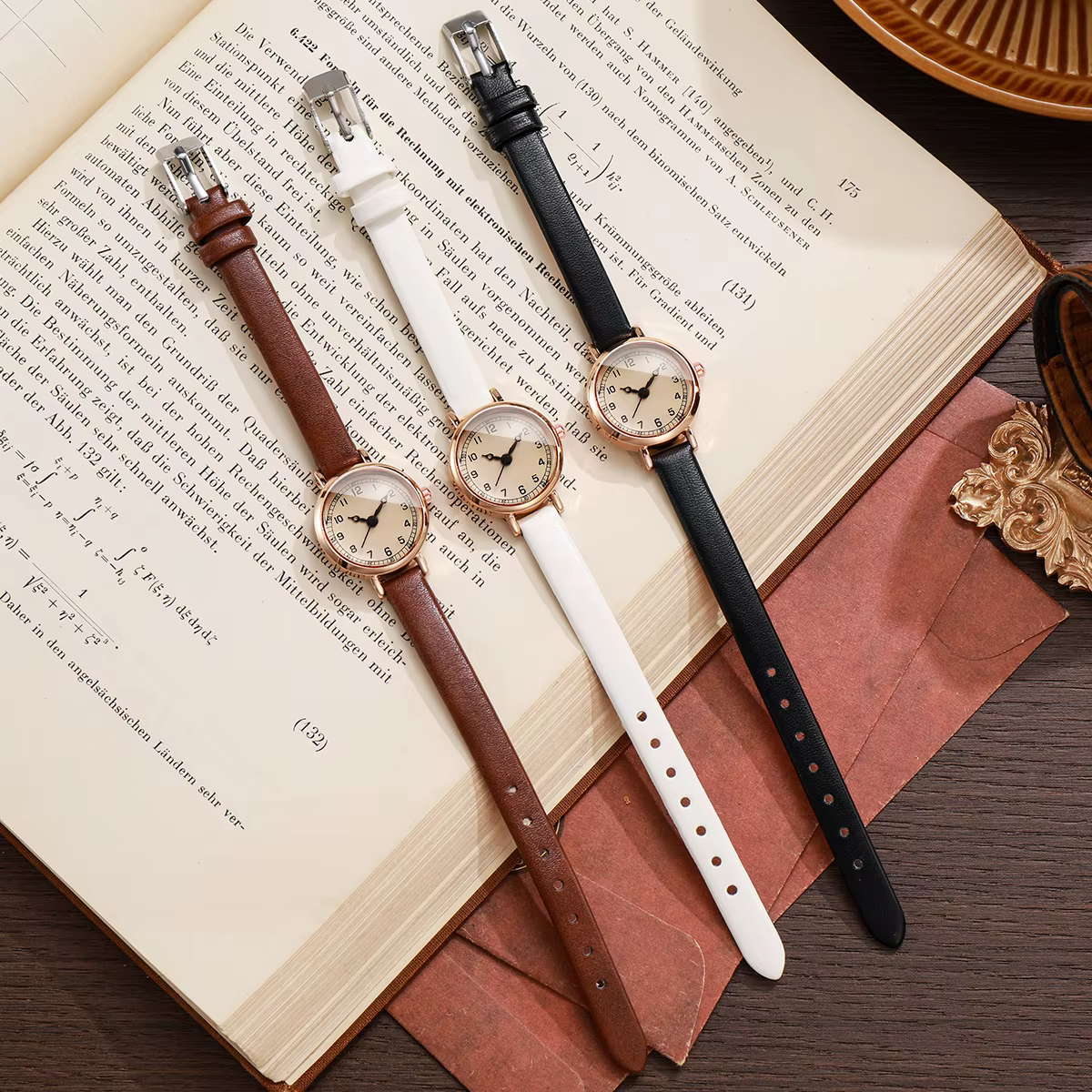 Mode petites femmes montres élégant Ultra-mince bracelet en cuir dames Quartz montre-bracelet Reloj Mujer filles horloge cadeau