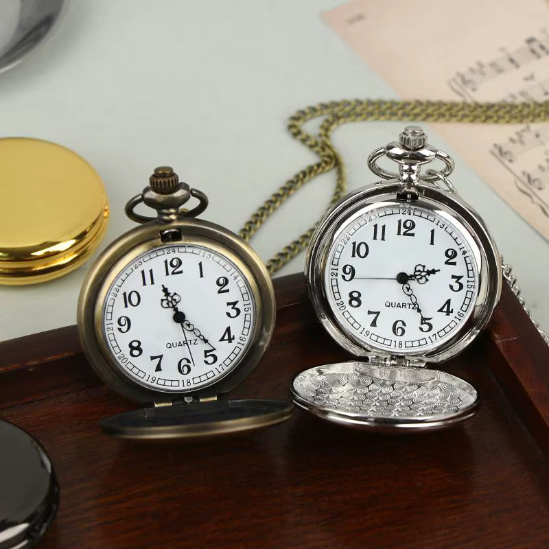 ☺ Montre de poche rétro classique à cadran numérique simple