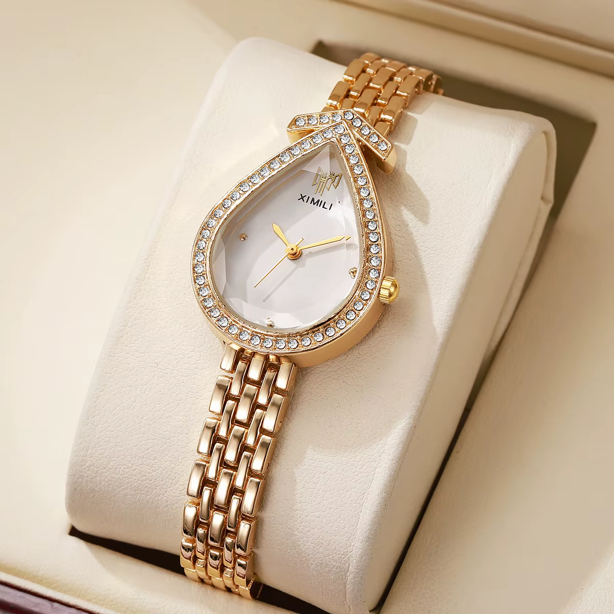 Nouvelle montre créative vintage pour femmes avec cadran en forme de larme serti de diamants