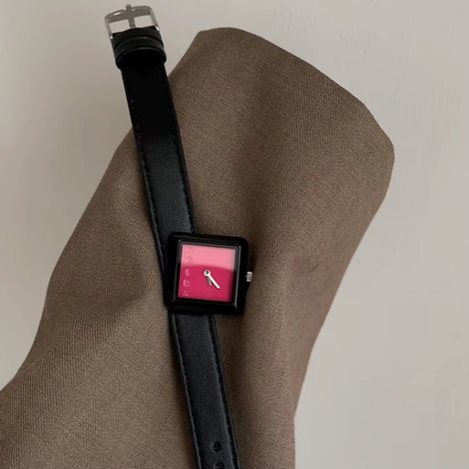 Montre carrée de qualité haut de gamme pour femmes