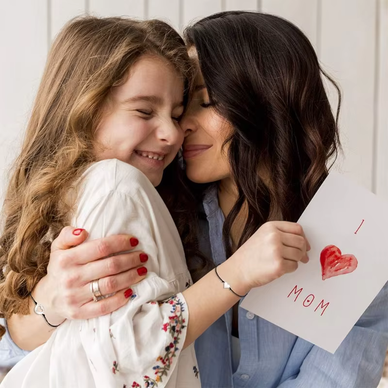 Bracelets assortis en forme de cœur pour mère et fille