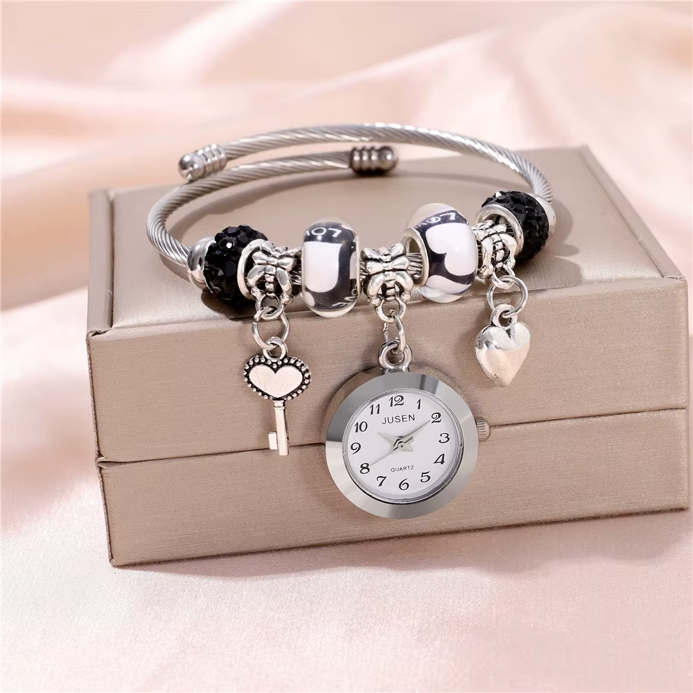 Montre-bracelet pour femme avec pendentif d'amour à la mode