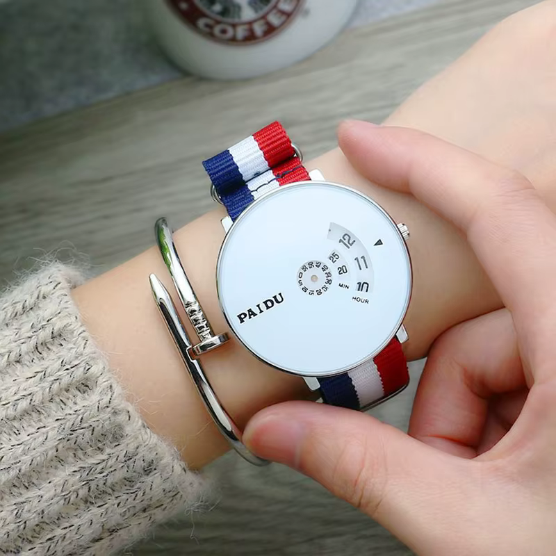 UTHAI CQ208 Nouvelle montre à quartz de style minimaliste
