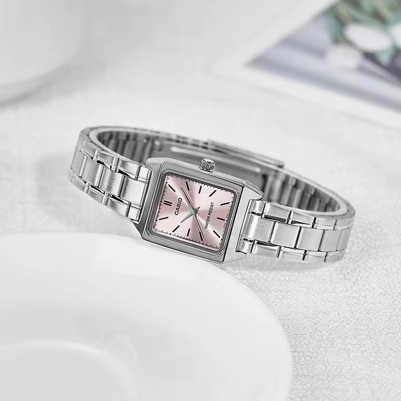 Montre à quartz carrée rétro pour femme Casio LTP-V007D