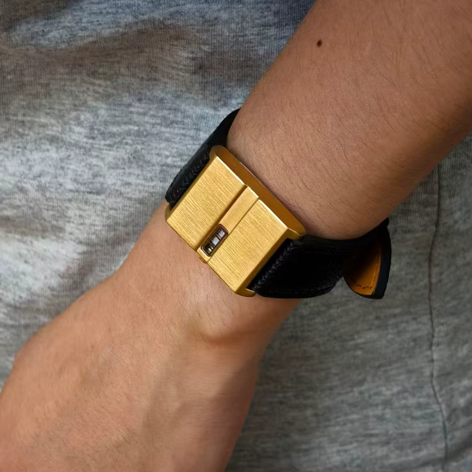 Montre de sport carrée pour hommes