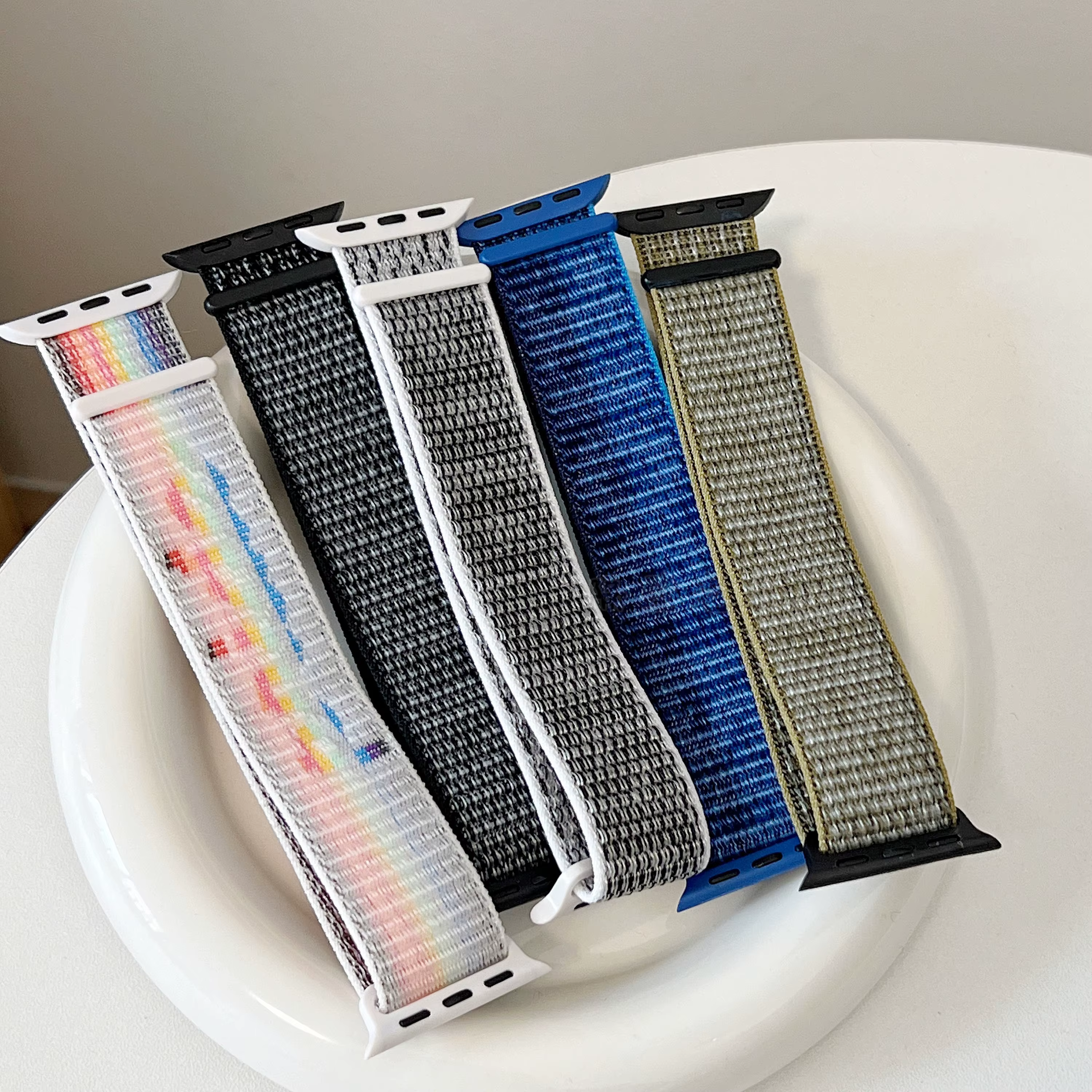 Boucle en Nylon officielle pour Apple Watch 11