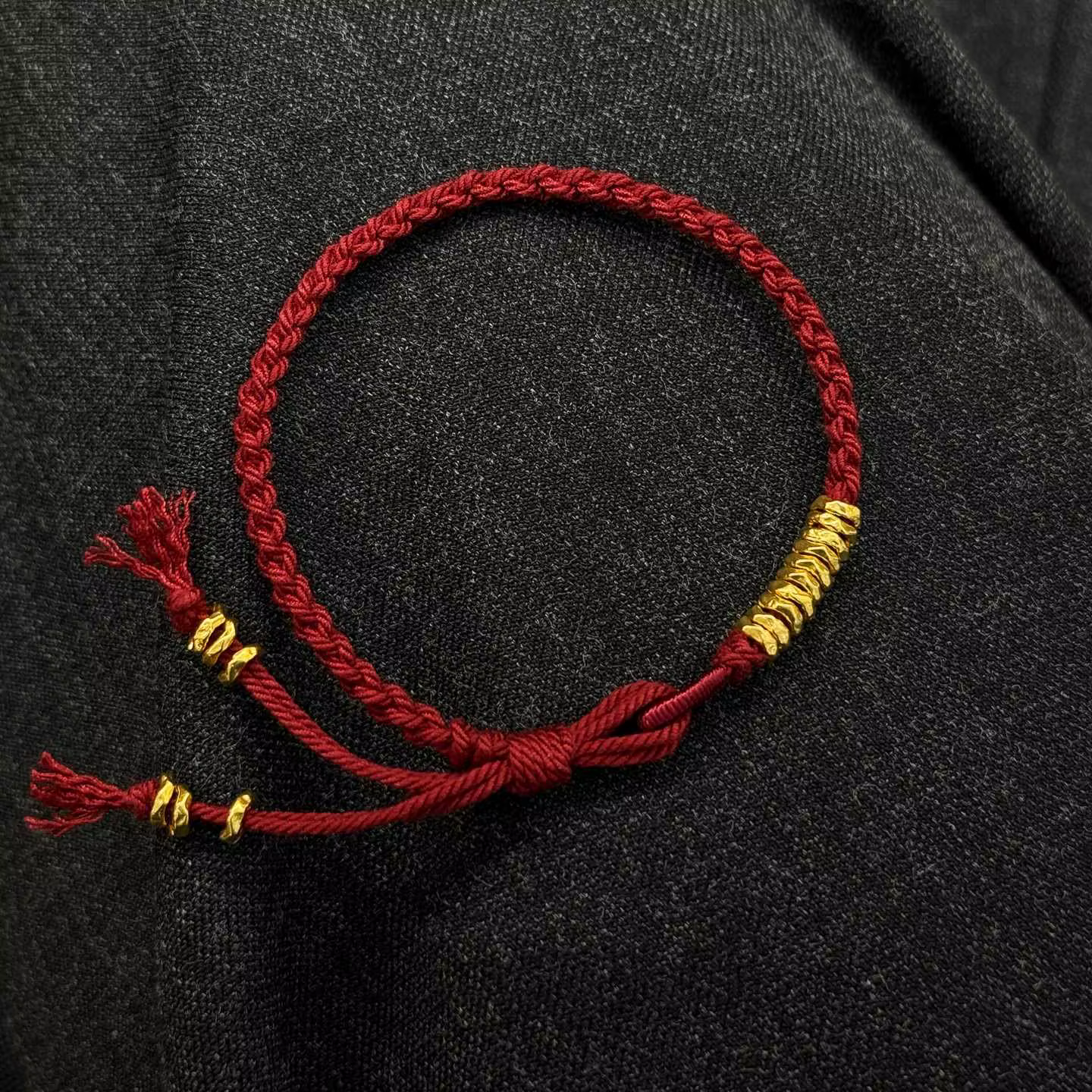 Bracelet en corde rouge tissé à la main avec breloques en perles dorées, pour couples, amoureux, cadeau porte-bonheur, porte-bonheur