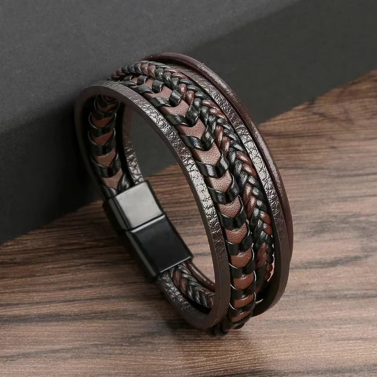 Bracelet tressé en cuir vintage superposé