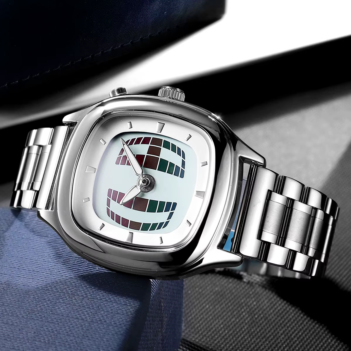 Montre à quartz pour hommes avec éclairage affichage numérique et dynamique des chiffres montre-bracelet futuriste rétro créative avec bracelet en acier inoxydable