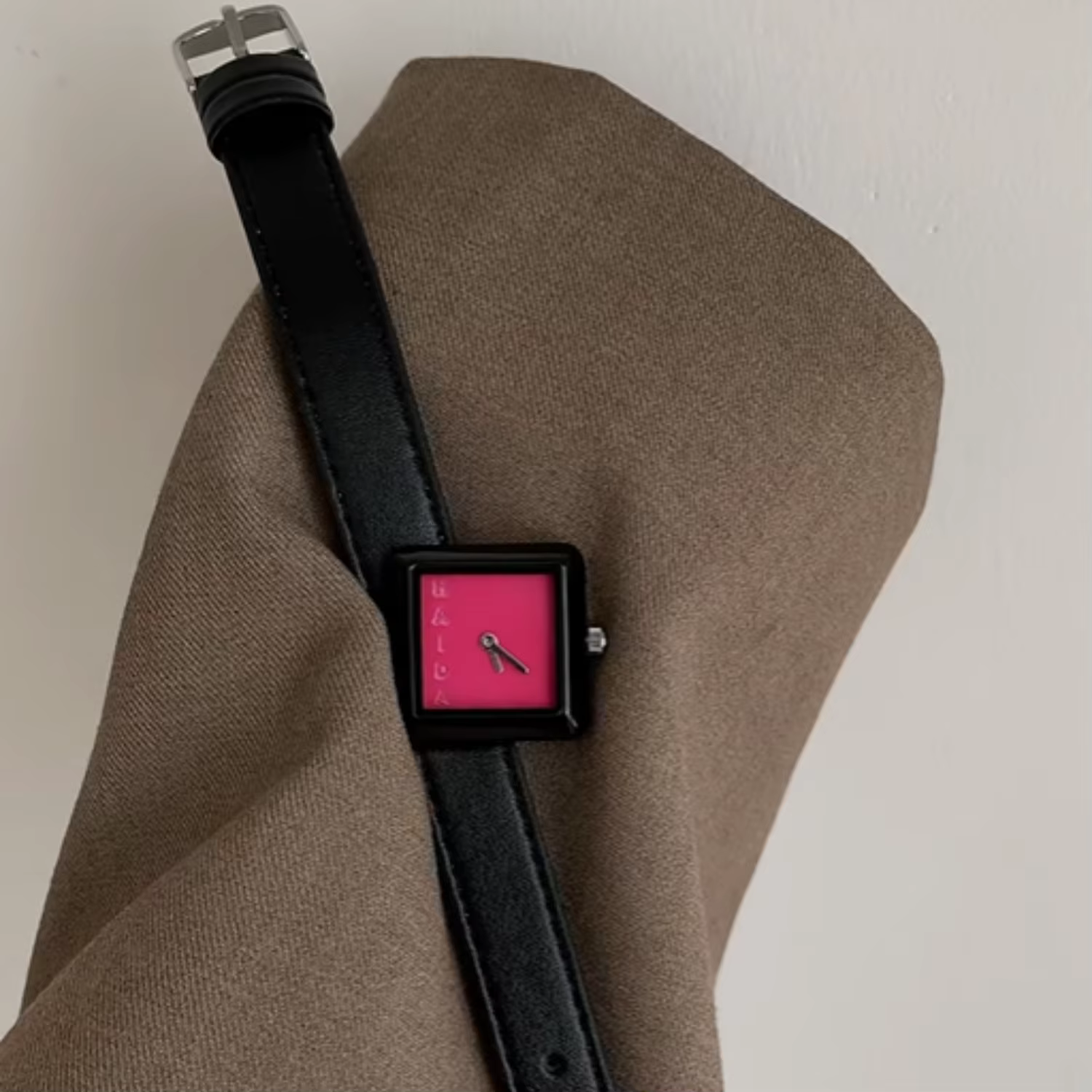Montre carrée de qualité haut de gamme pour femmes