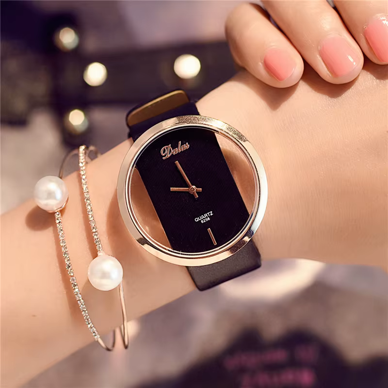 Mode chaude femmes montre de luxe en cuir squelette bracelet
