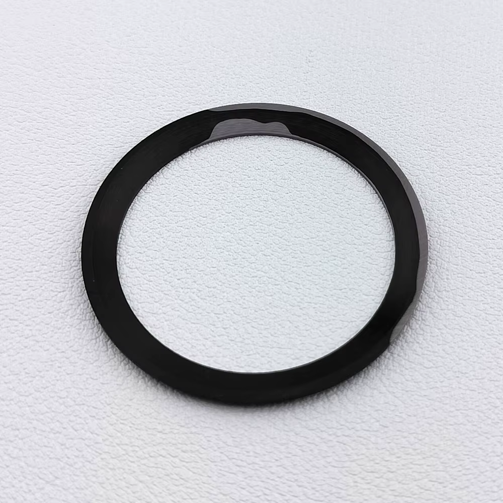 Lunette GMT 38-30, 7 mm en céramique/aluminium inclinable luminescente 24/12