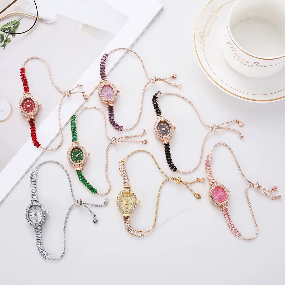 Montre de luxe en or rose avec strass pour femmes