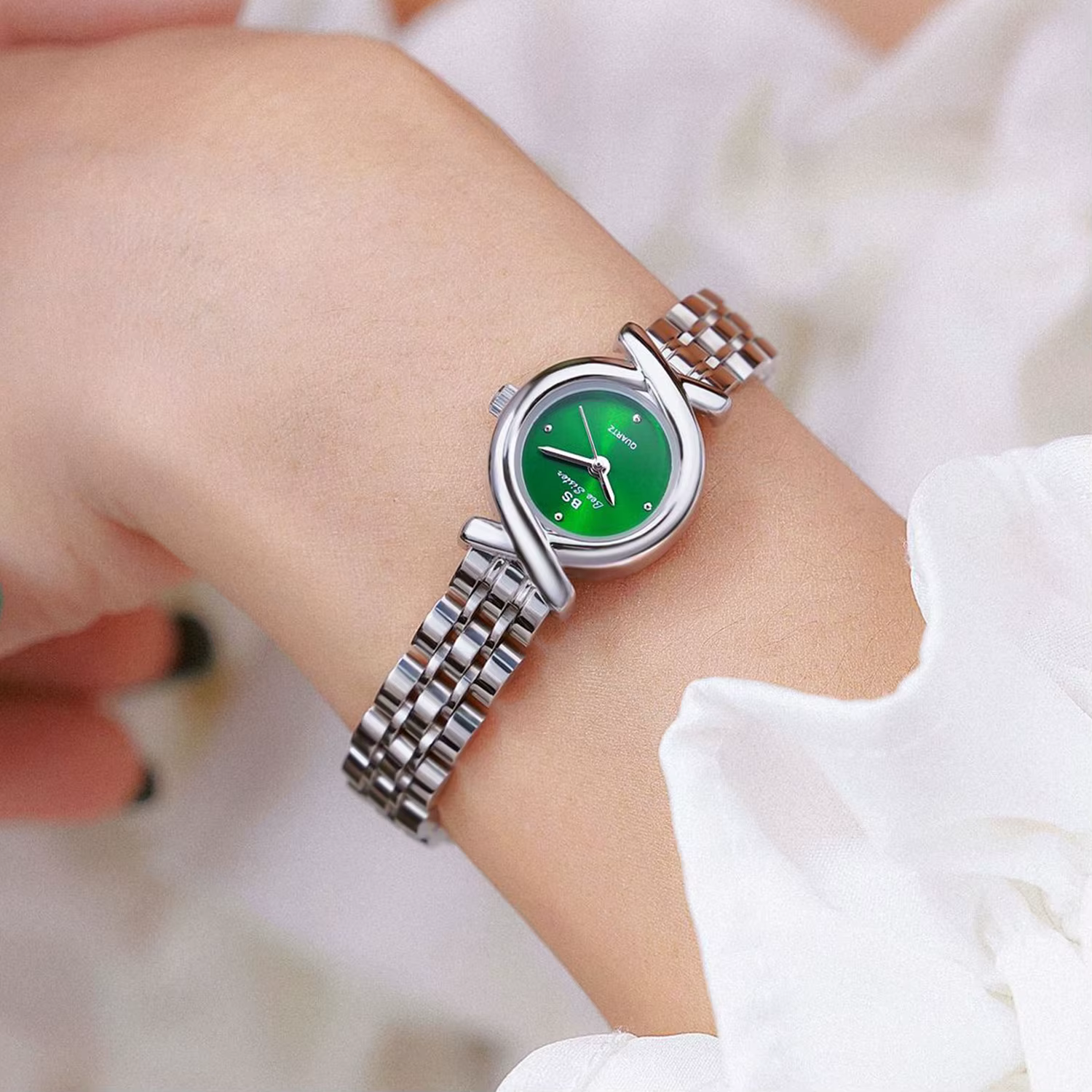 Montres d'affaires étanches pour femmes