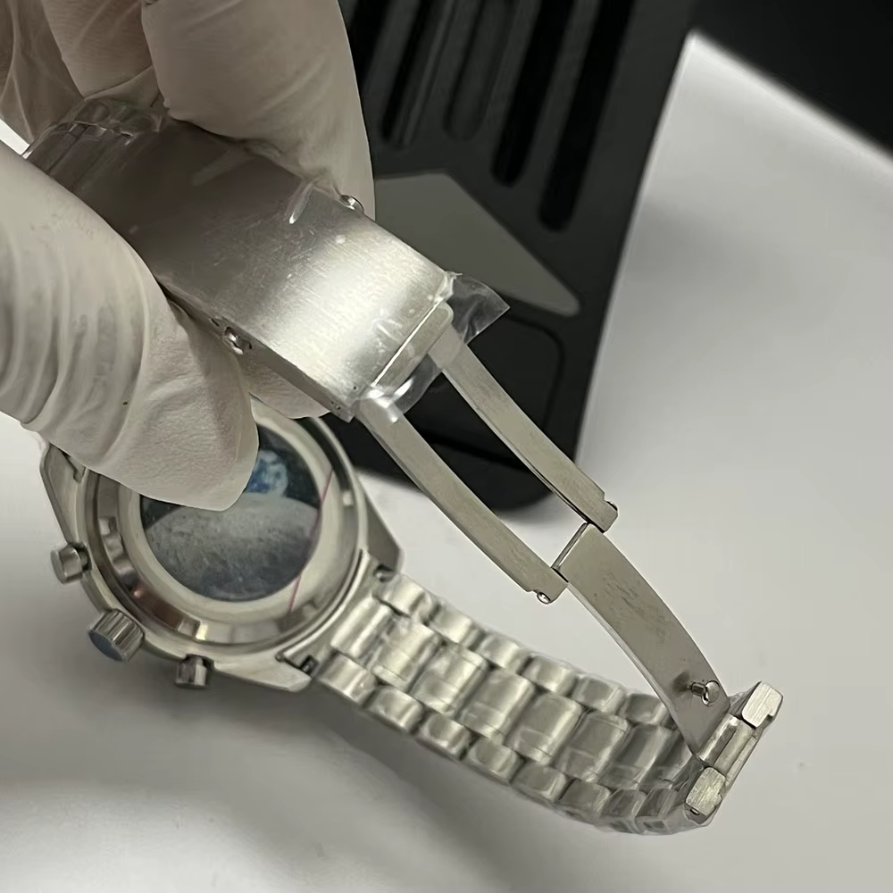 Le nouveau modèle 2025 de montre à quartz pour hommes à la mode et décontractée VK63