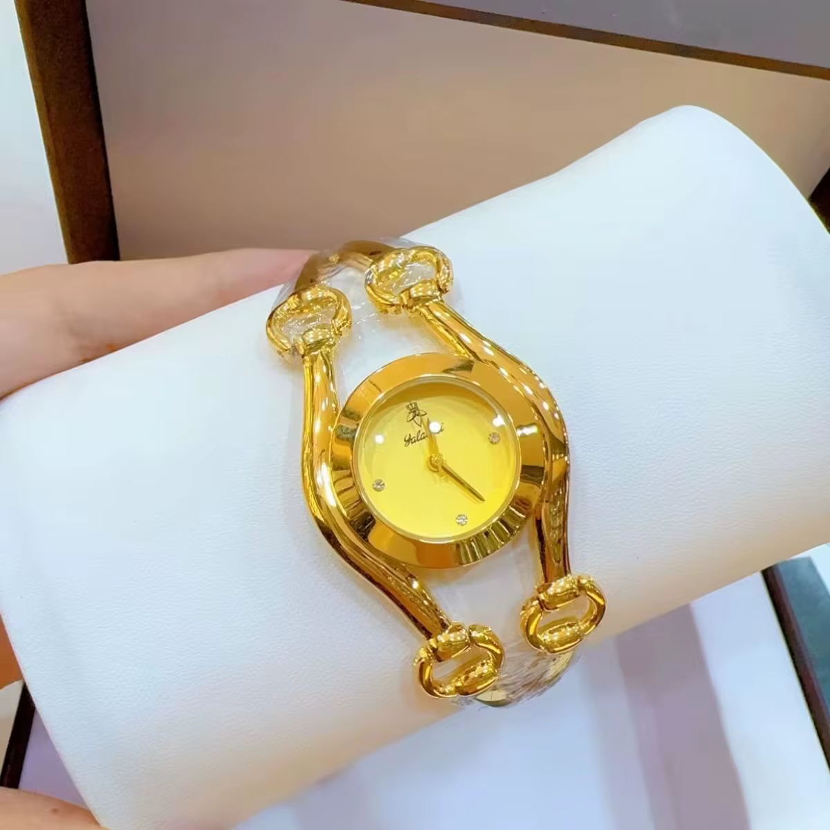 Montre plaquée or 24 carats