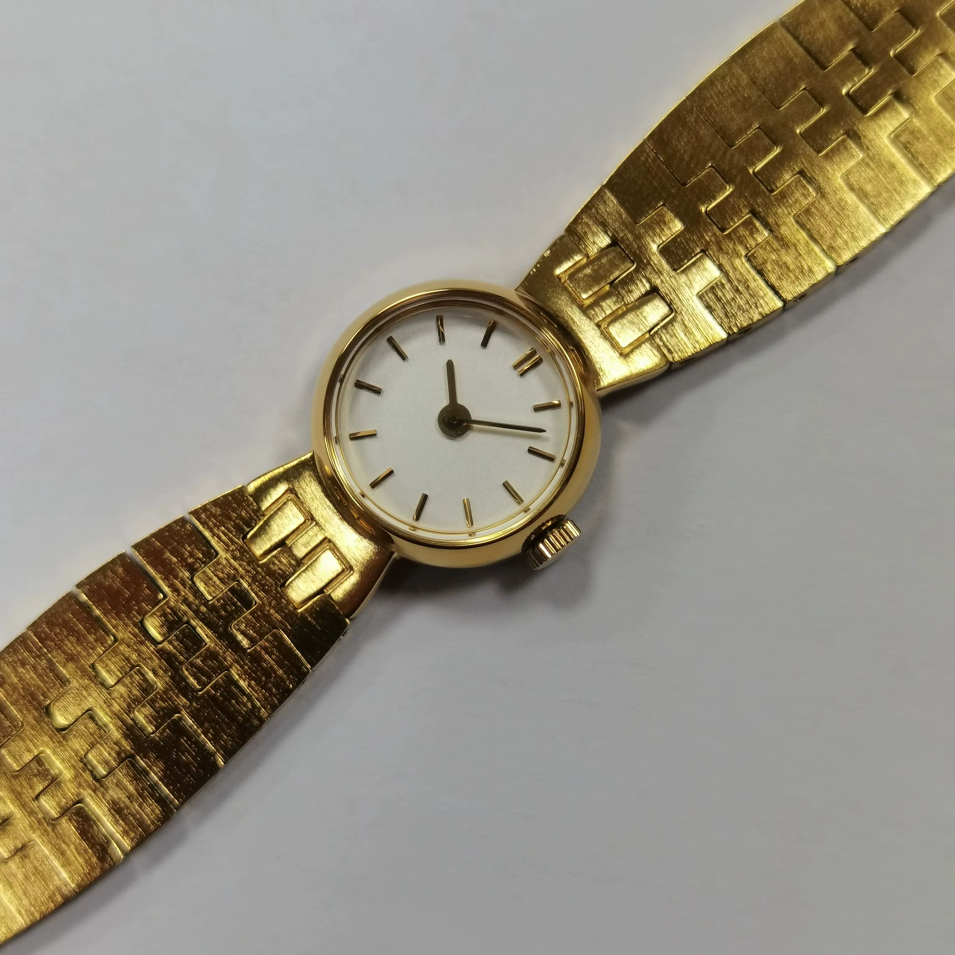 Montre à quartz de luxe pour femme
